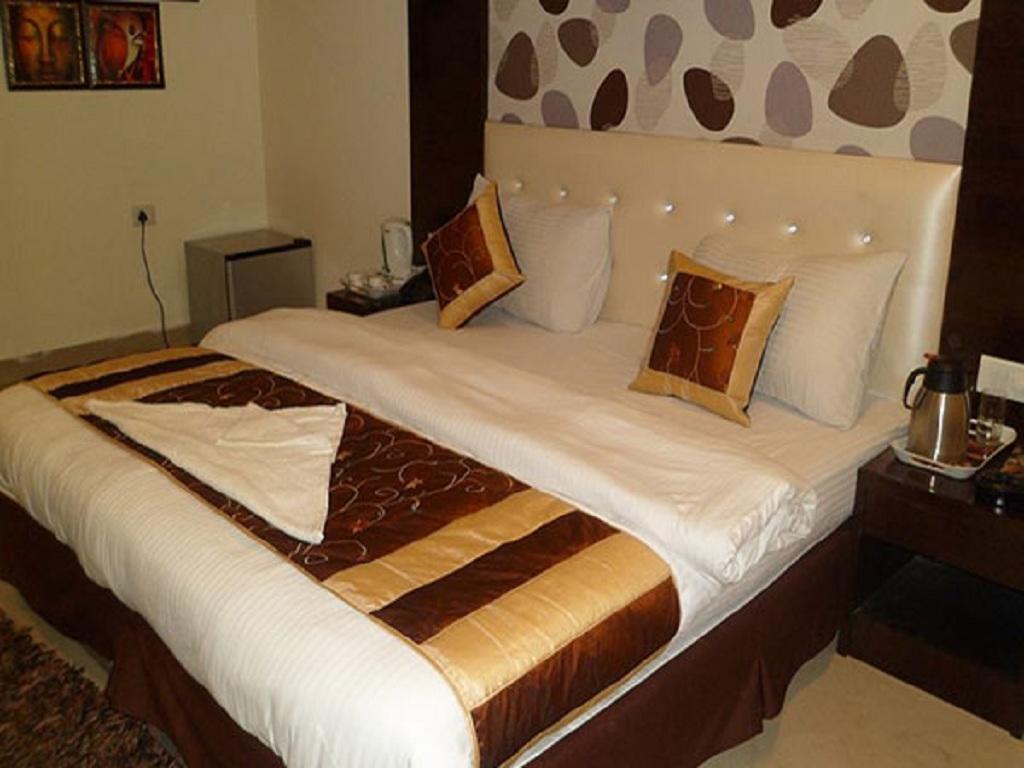 Hotel Parth Palace 新德里 外观 照片