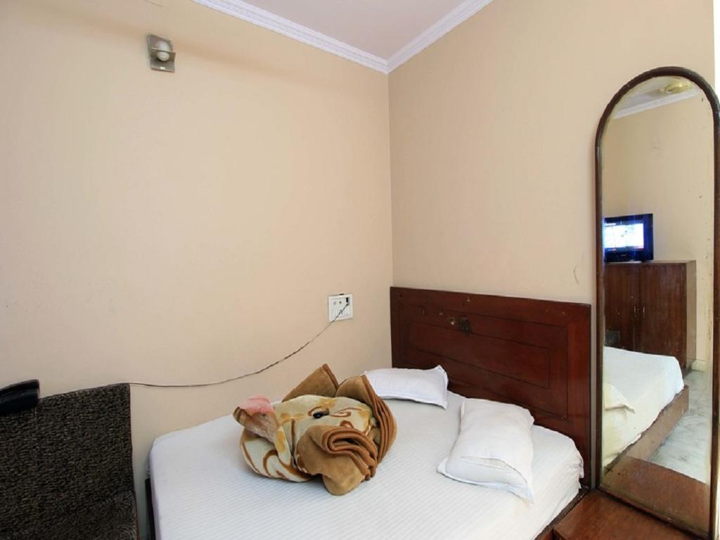 Hotel Parth Palace 新德里 外观 照片